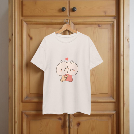 Chippi-Zwillinge umarmen sich 